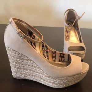 Tan Wedges